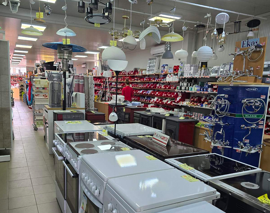 Deo ponude i izložbeni prostor u maloprodajnom objektu Dubrava