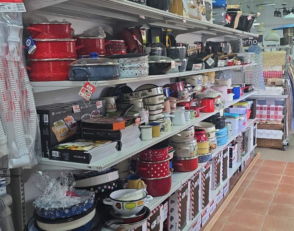 Deo ponude i izložbeni prostor u maloprodajnom objektu Dubrava