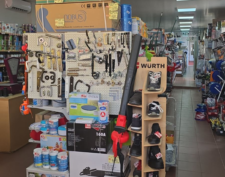 Deo ponude i izložbeni prostor u maloprodajnom objektu Dubrava